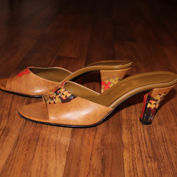 Heels - Picture 1 of 4